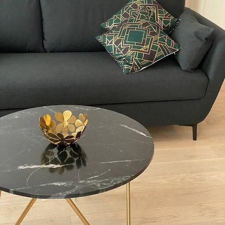 Brand New 1 Bedroom Flat With Parking- 5 Min Paris Pte De Versailles Issy-les-Moulineaux Extérieur photo