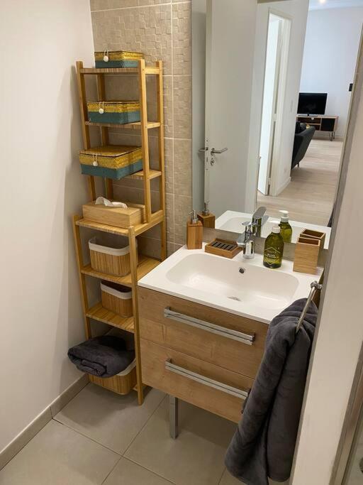 Brand New 1 Bedroom Flat With Parking- 5 Min Paris Pte De Versailles Issy-les-Moulineaux Extérieur photo